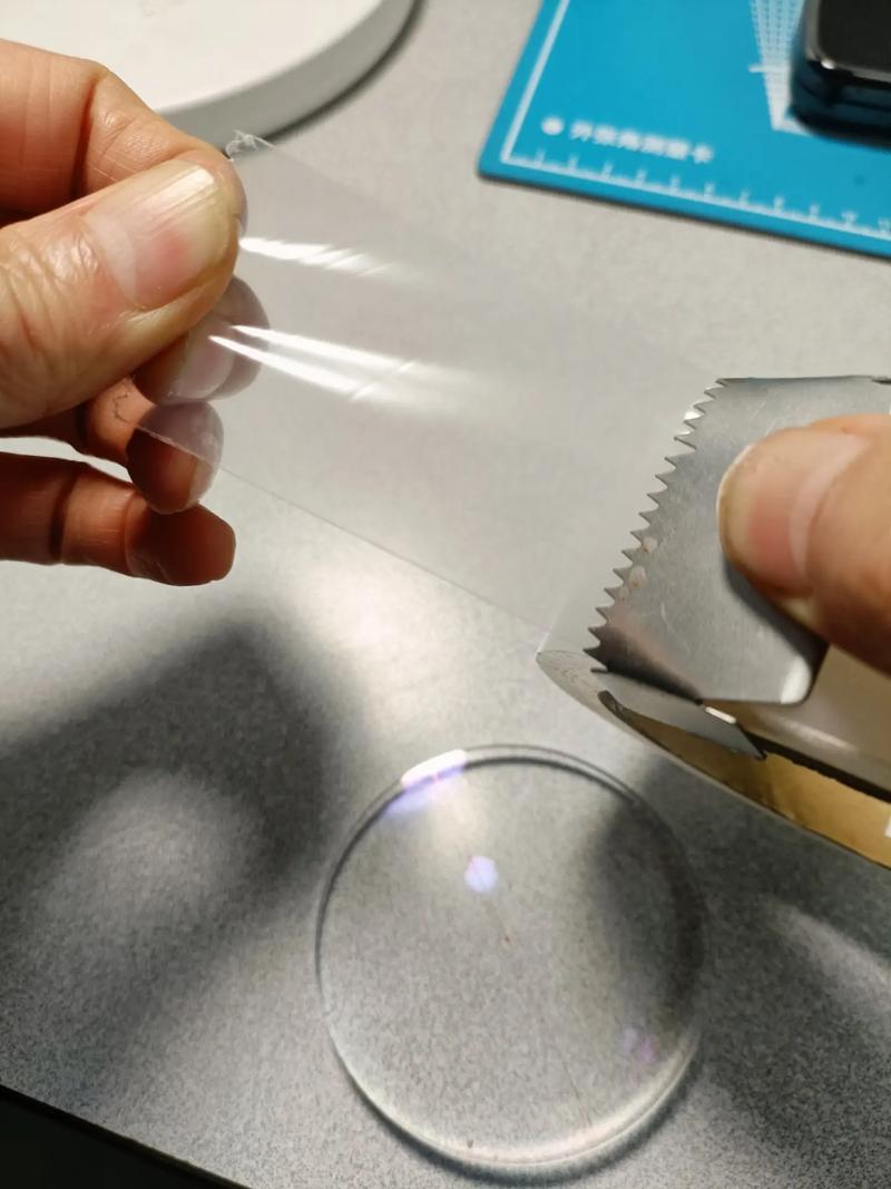 轻松保养镜片 免划伤、防脱膜、防跑轴全攻略